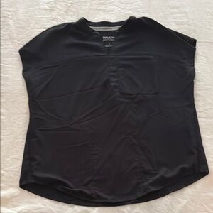 Fabletics Evolve 3 pocket Scrub Top